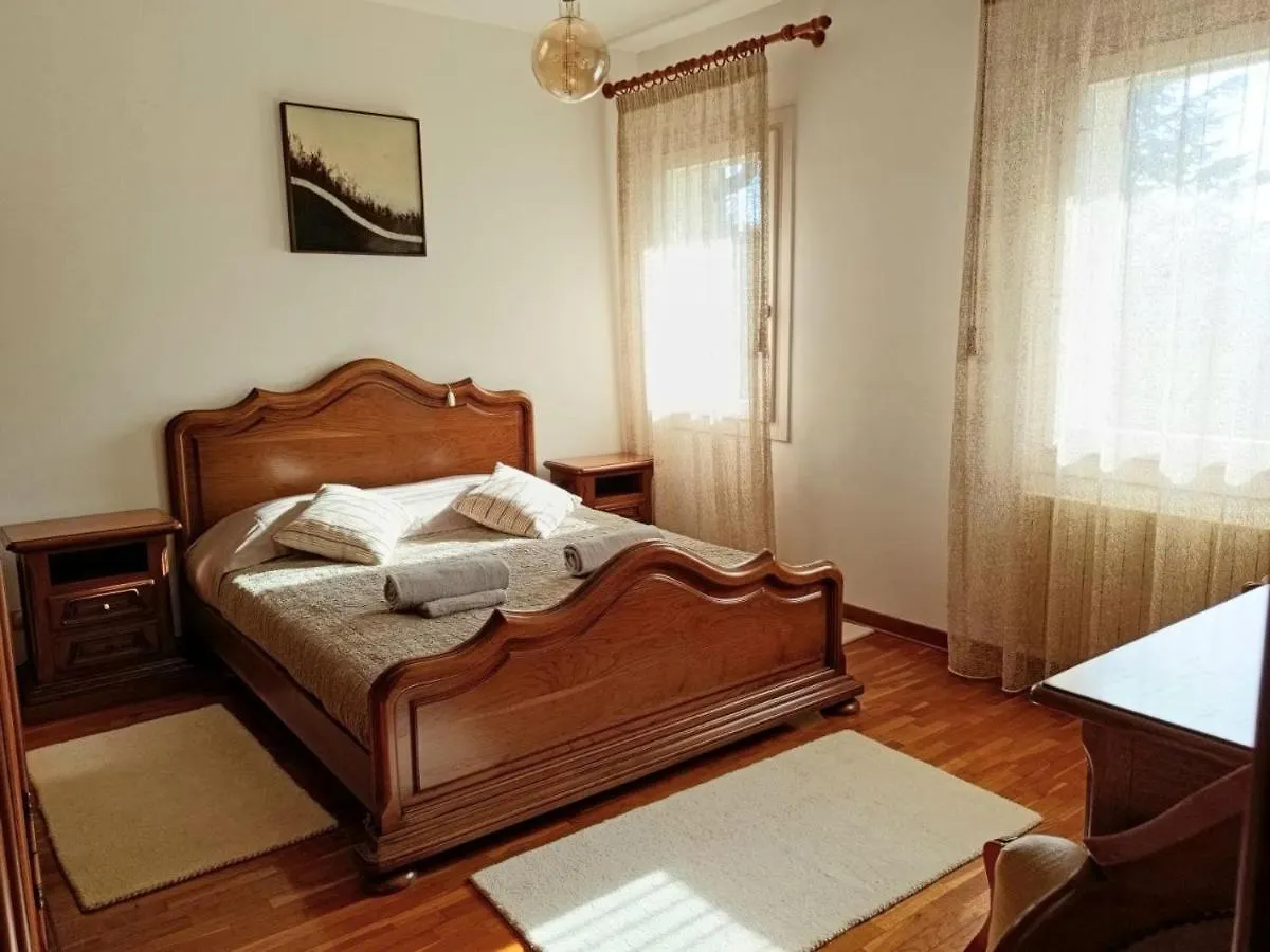 Apartment Niko Casa - 3 Bedroom Townhouse Ceggia